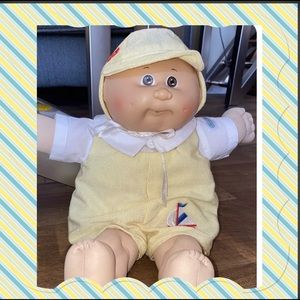 Cabbage Patch preemie doll ( vintage)